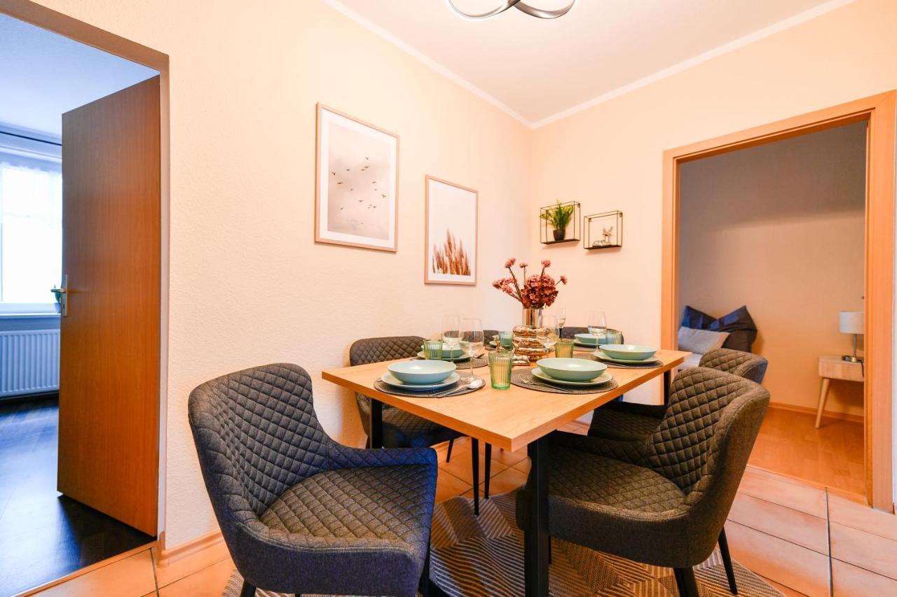 Fuerst-Pueckler-Apartment_Bis 6 Personen_Waschmaschine_Kueche_2X Parkplaetze_Terrasse_Netflix Cottbus Luaran gambar