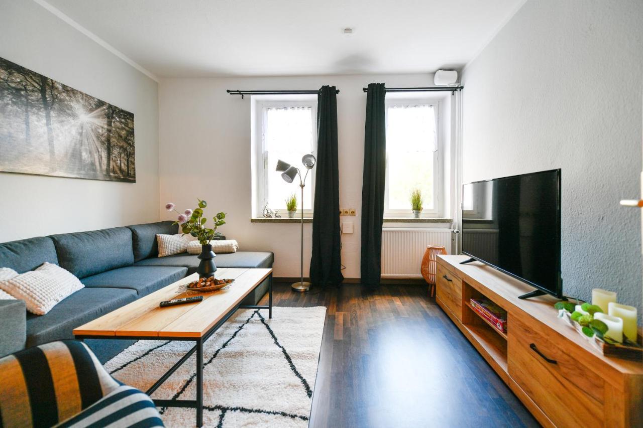 Fuerst-Pueckler-Apartment_Bis 6 Personen_Waschmaschine_Kueche_2X Parkplaetze_Terrasse_Netflix Cottbus Luaran gambar