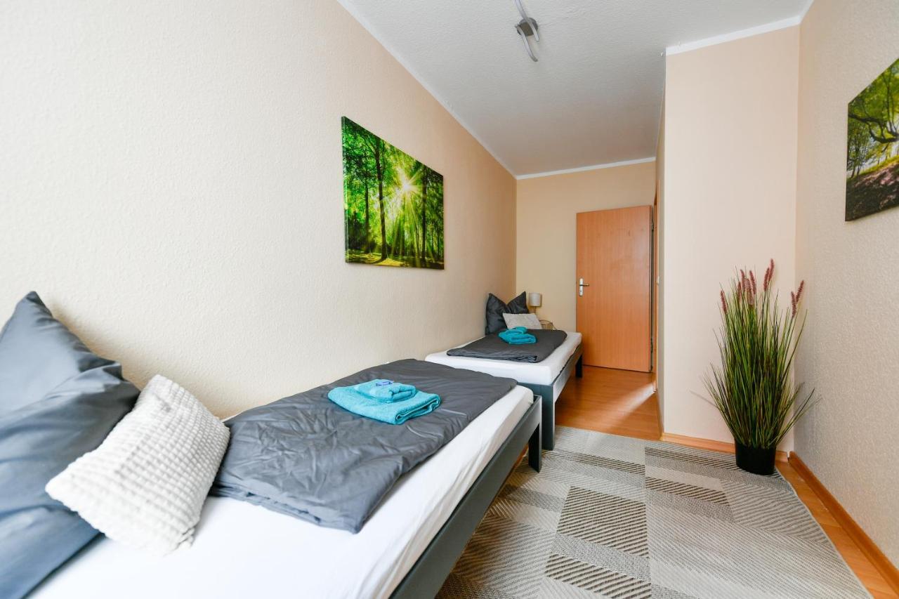 Fuerst-Pueckler-Apartment_Bis 6 Personen_Waschmaschine_Kueche_2X Parkplaetze_Terrasse_Netflix Cottbus Luaran gambar